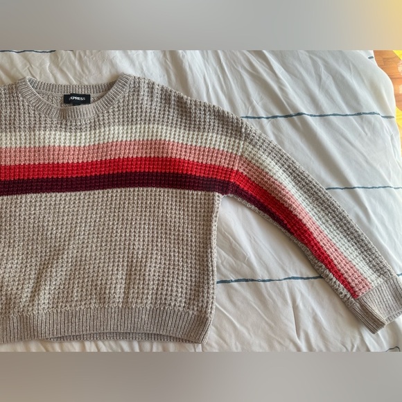 Express Cropped Chenille Crewneck Sweater - Picture 4 of 12